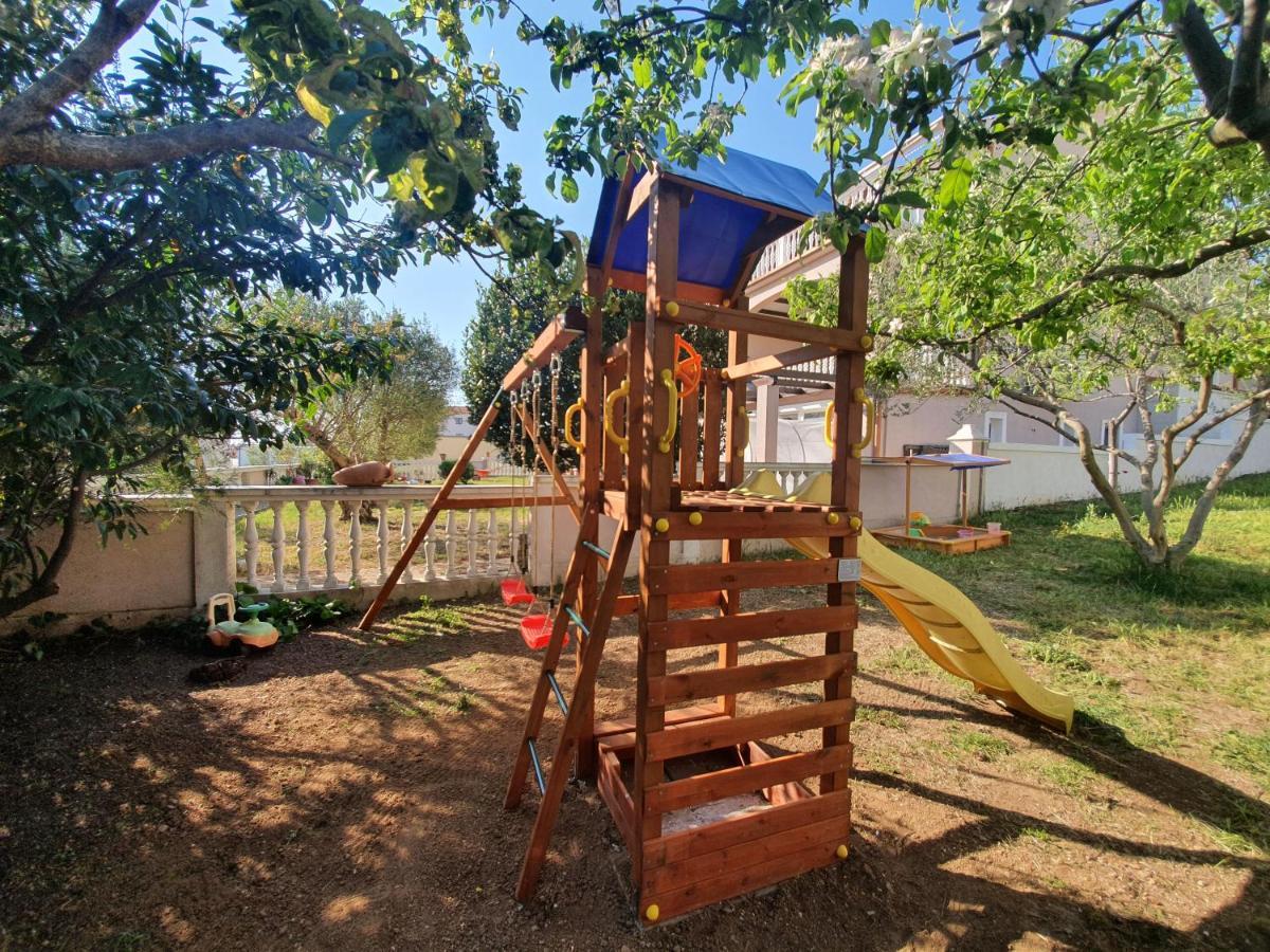 Oleander Apartment In Pakoštane Εξωτερικό φωτογραφία