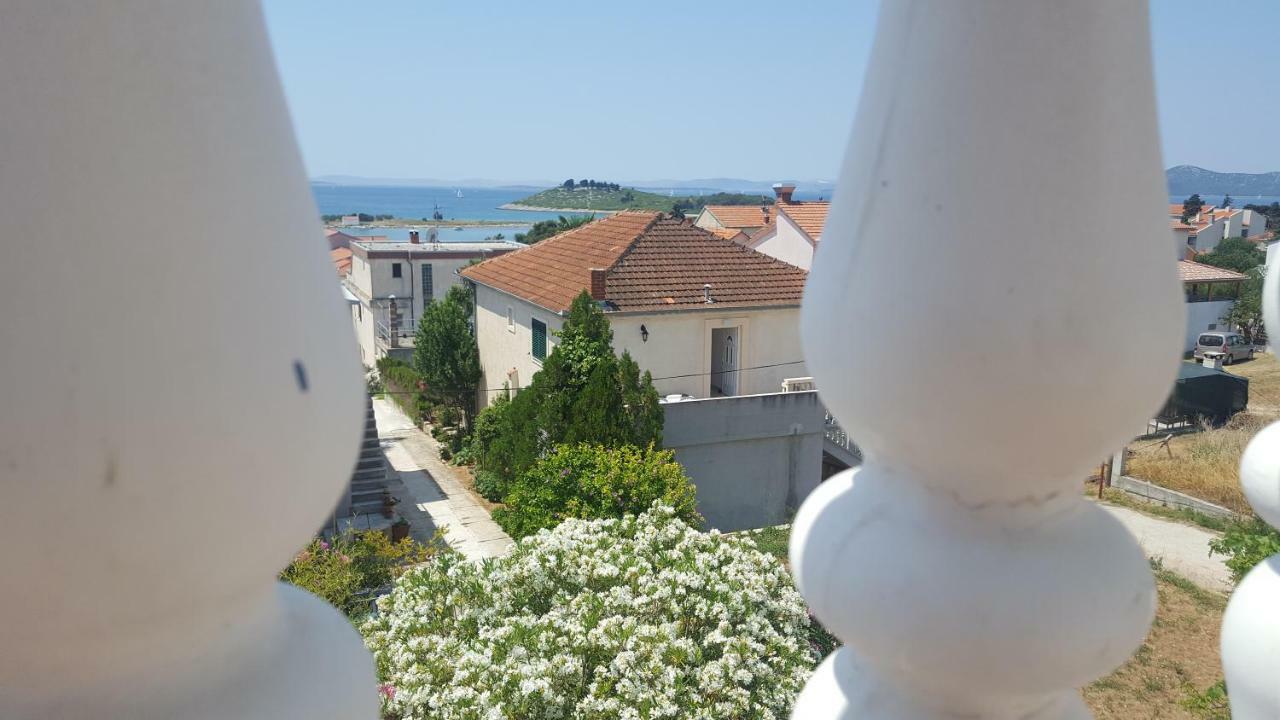 Oleander Apartment In Pakoštane Εξωτερικό φωτογραφία